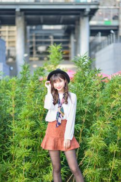 在落地玻璃窗c